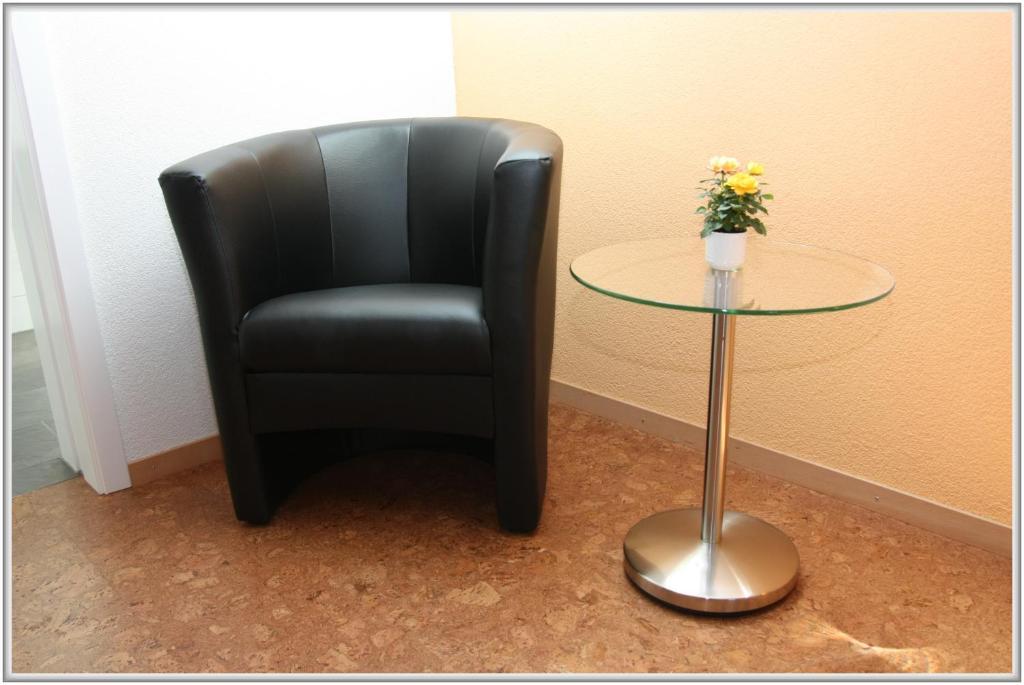 Hotel Speiserestaurant Bahnhof Güttingen Стая снимка