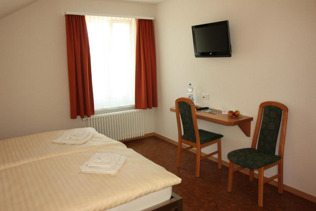 Hotel Speiserestaurant Bahnhof Güttingen Стая снимка