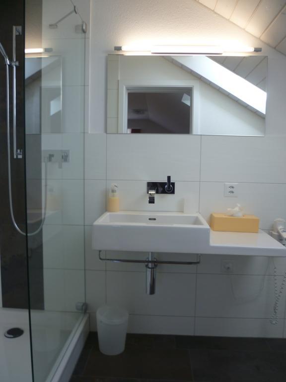 Hotel Speiserestaurant Bahnhof Güttingen Стая снимка