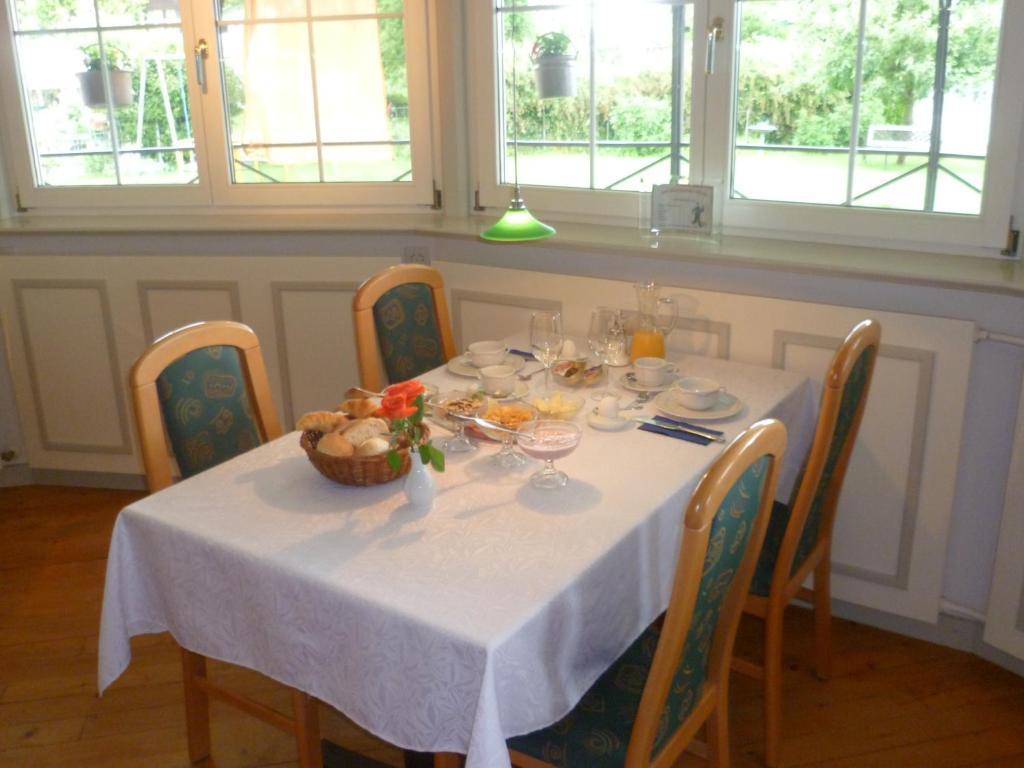 Hotel Speiserestaurant Bahnhof Güttingen Екстериор снимка