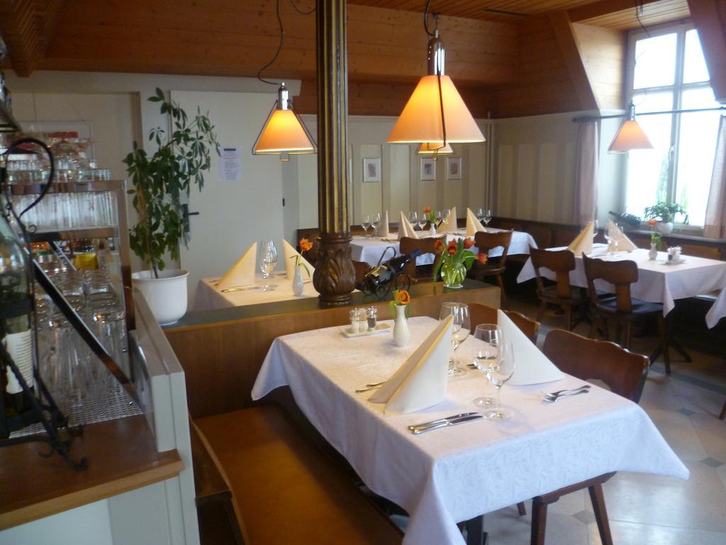 Hotel Speiserestaurant Bahnhof Güttingen Екстериор снимка